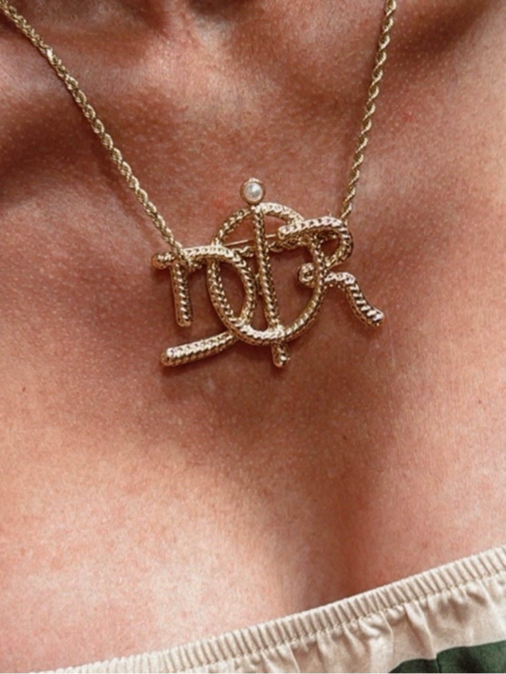 Genuine DIOR  Silver Logo Brooch pin with Pearl Accent stunning rope western - Picture 8 of 8